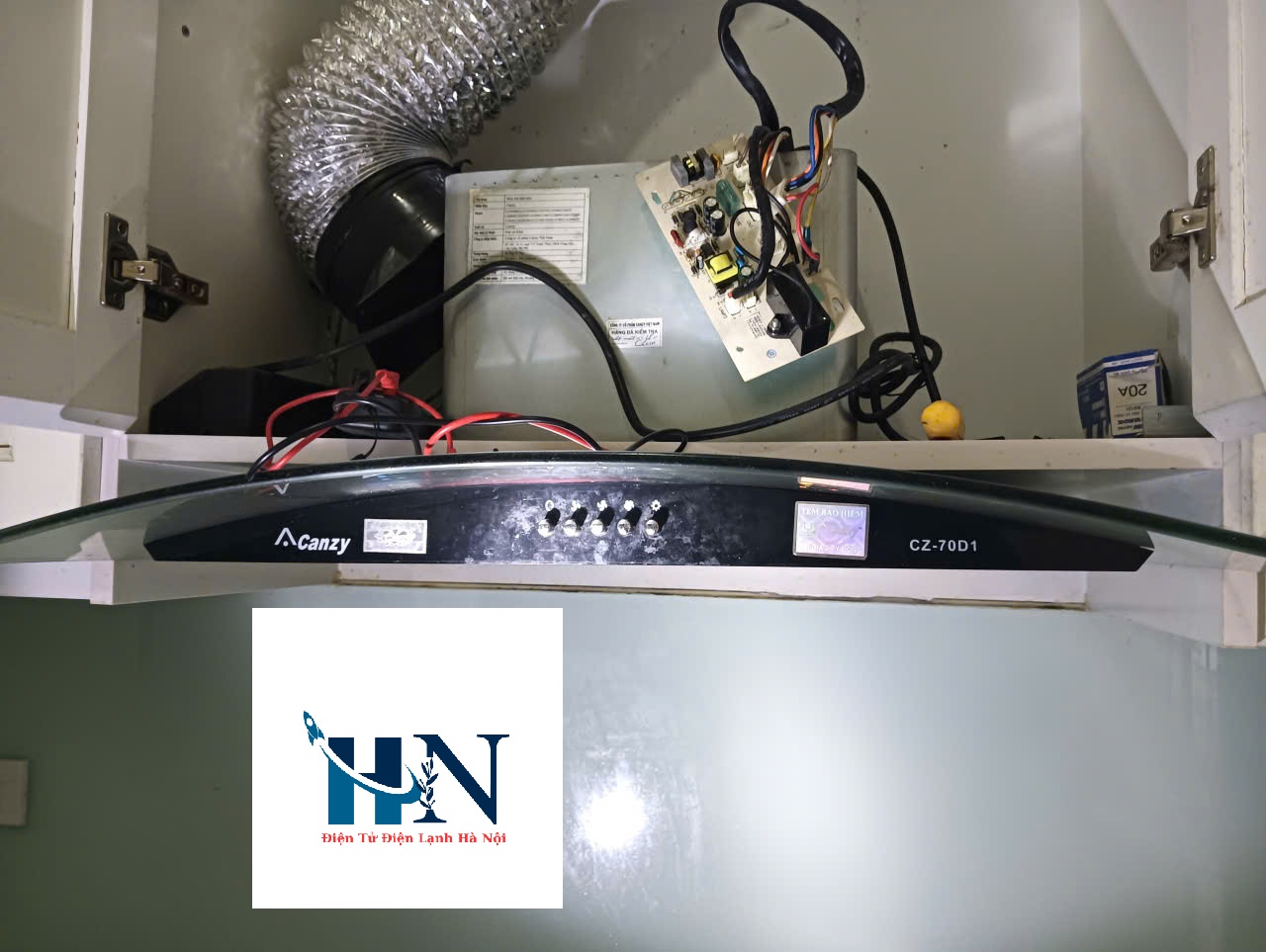 Sửa máy hút mùi Canzy