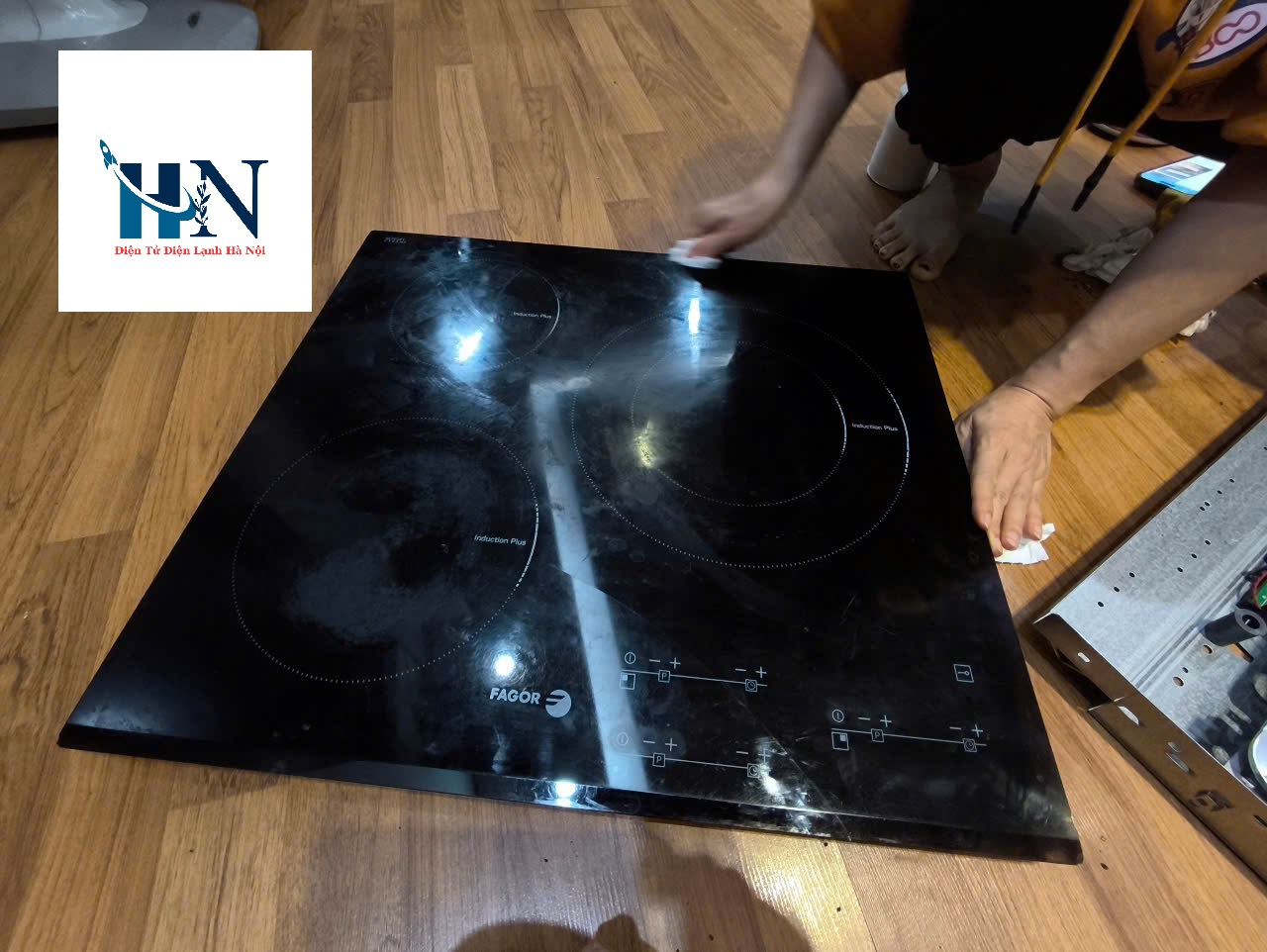 Sửa bếp từ tại nhà Long Biên