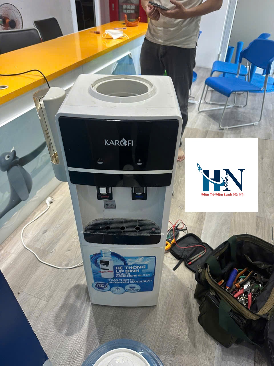 Sửa cây nước nóng lạnh Karofi